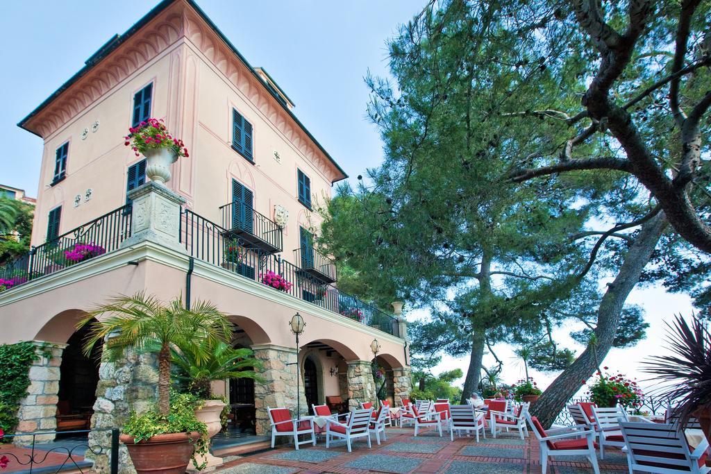 Hotel Punta Est Finale Ligure Eksteriør billede