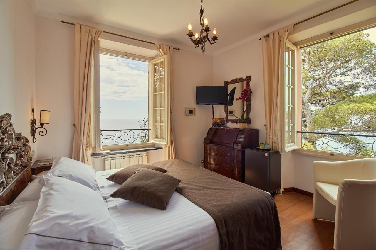 Hotel Punta Est Finale Ligure Eksteriør billede