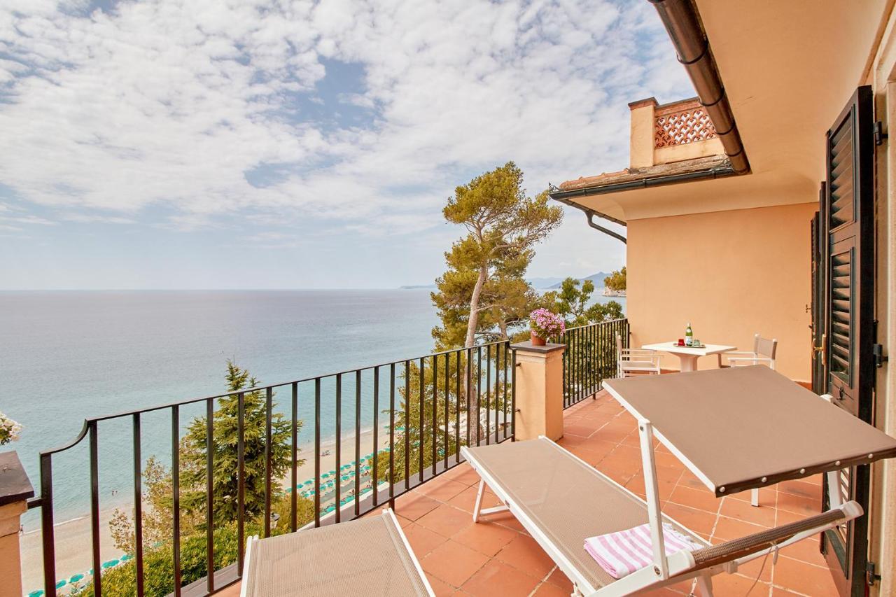 Hotel Punta Est Finale Ligure Eksteriør billede
